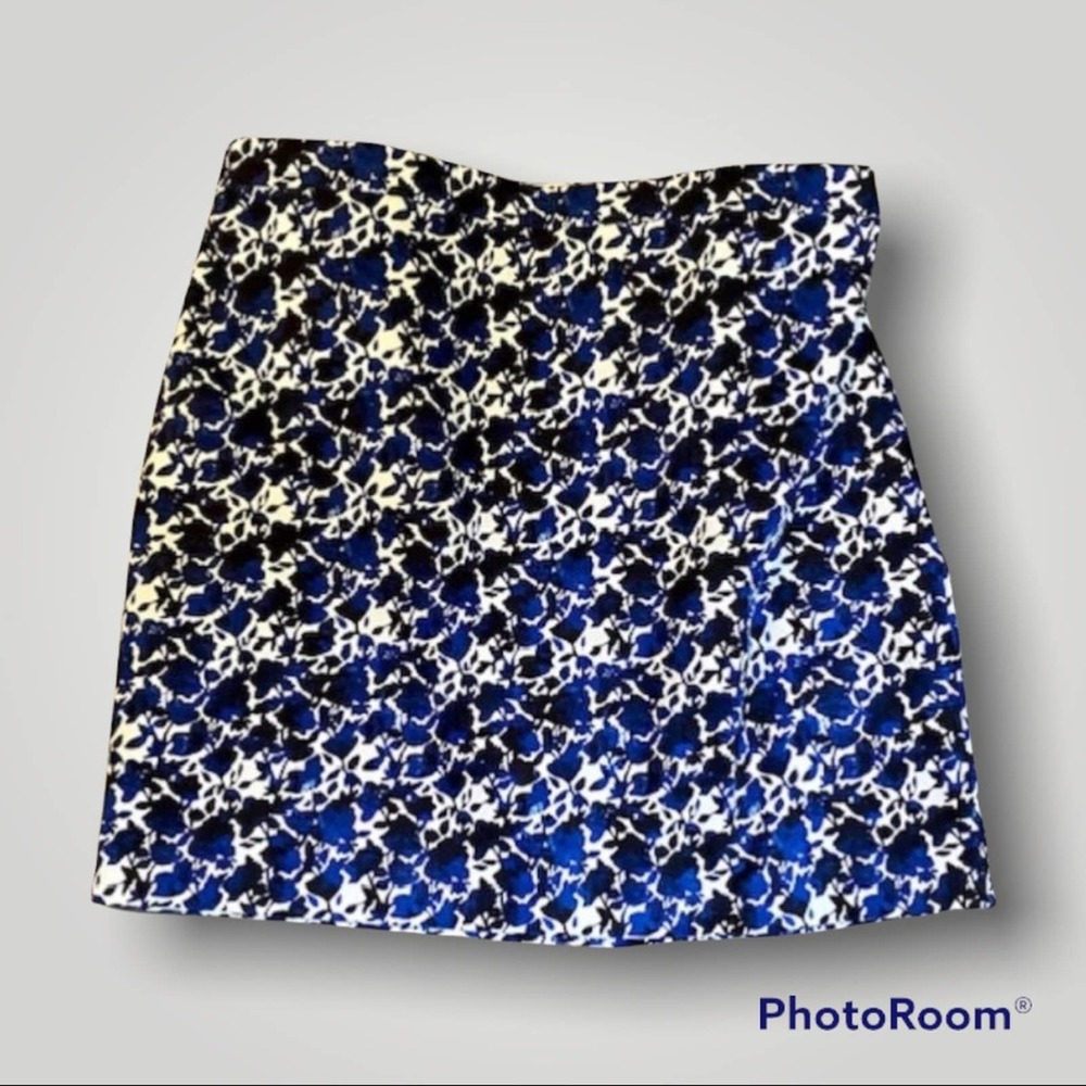 J. Crew Black, Blue & White Floral Cotton Sateen Pencil Skirt - NWT - Picture 2 of 13